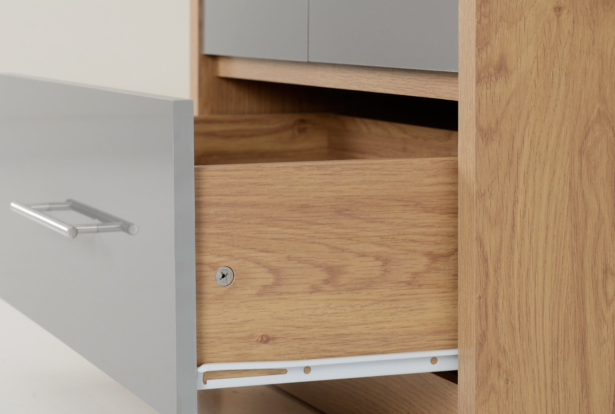 2 door wardrobe with drawers