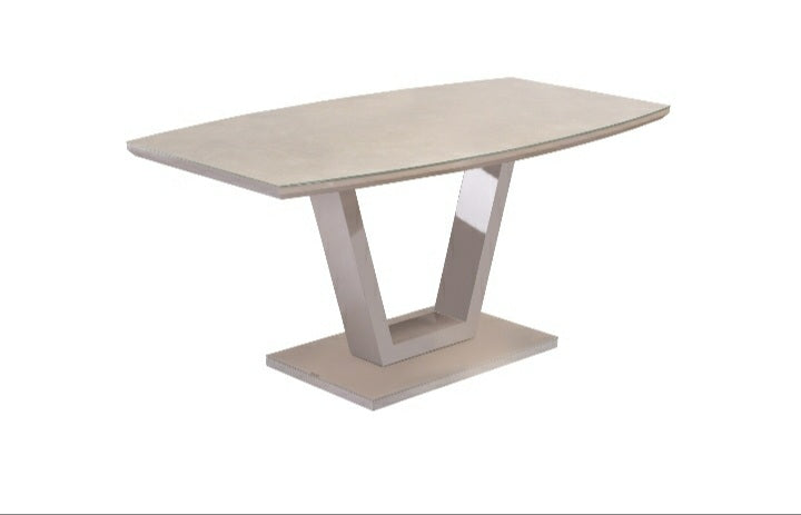 1.6 m dining table