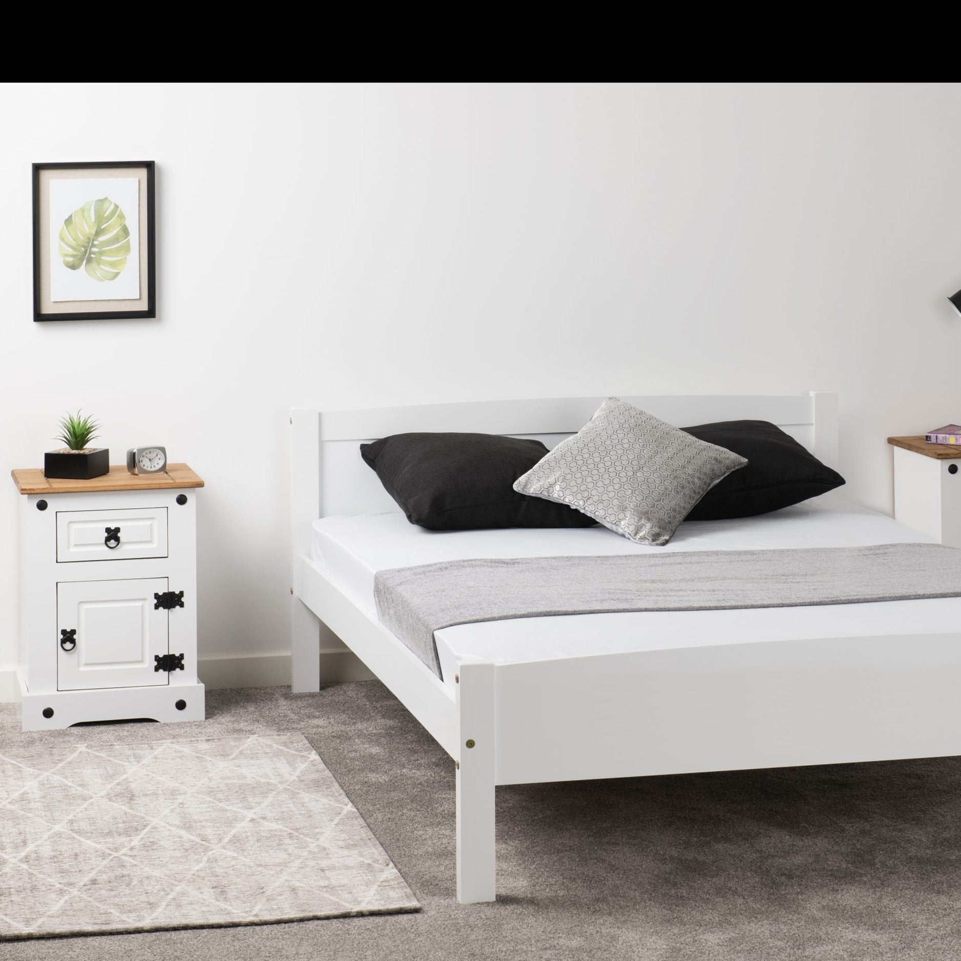 Amber 4'6" Bed White