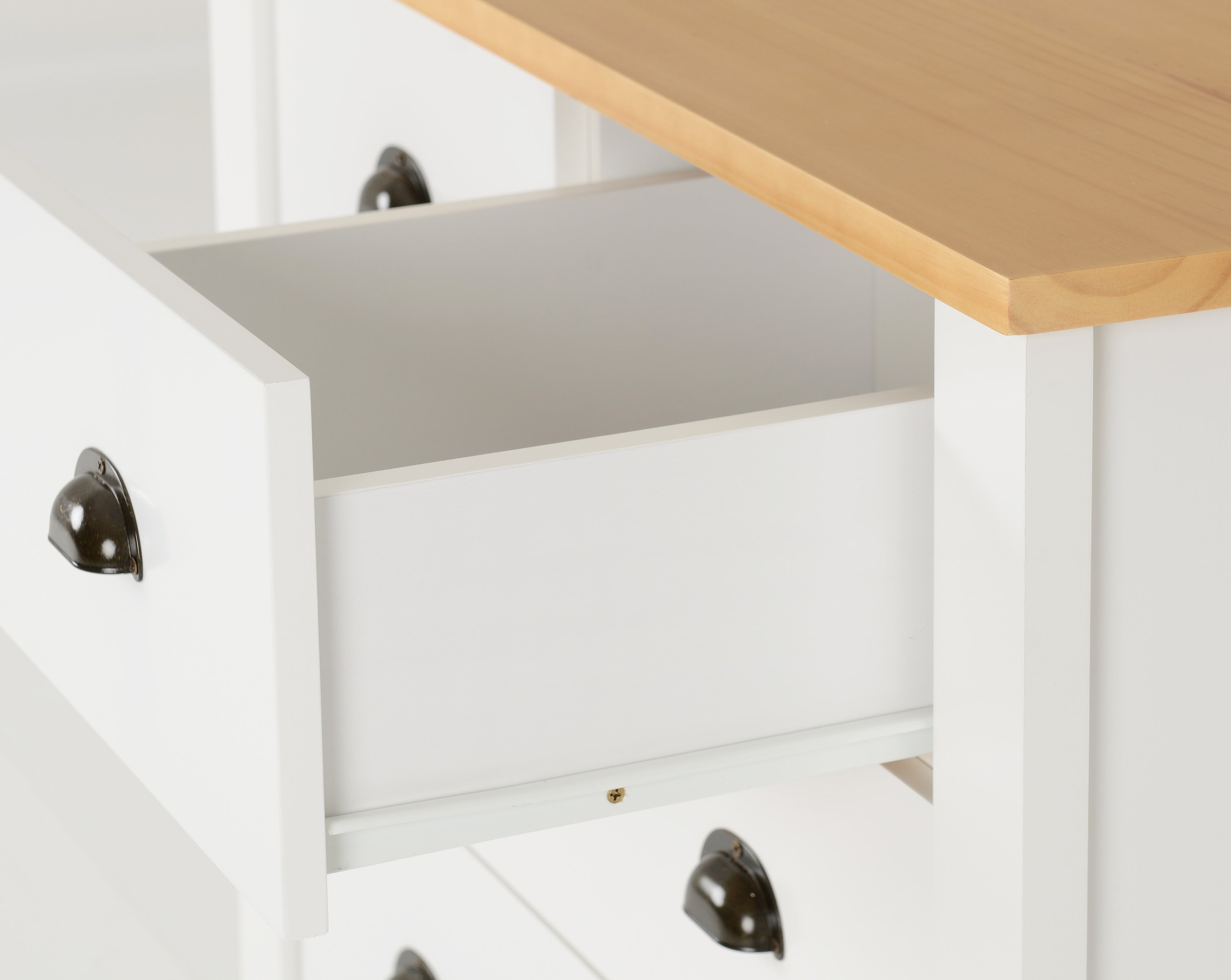 white bedroom drawers