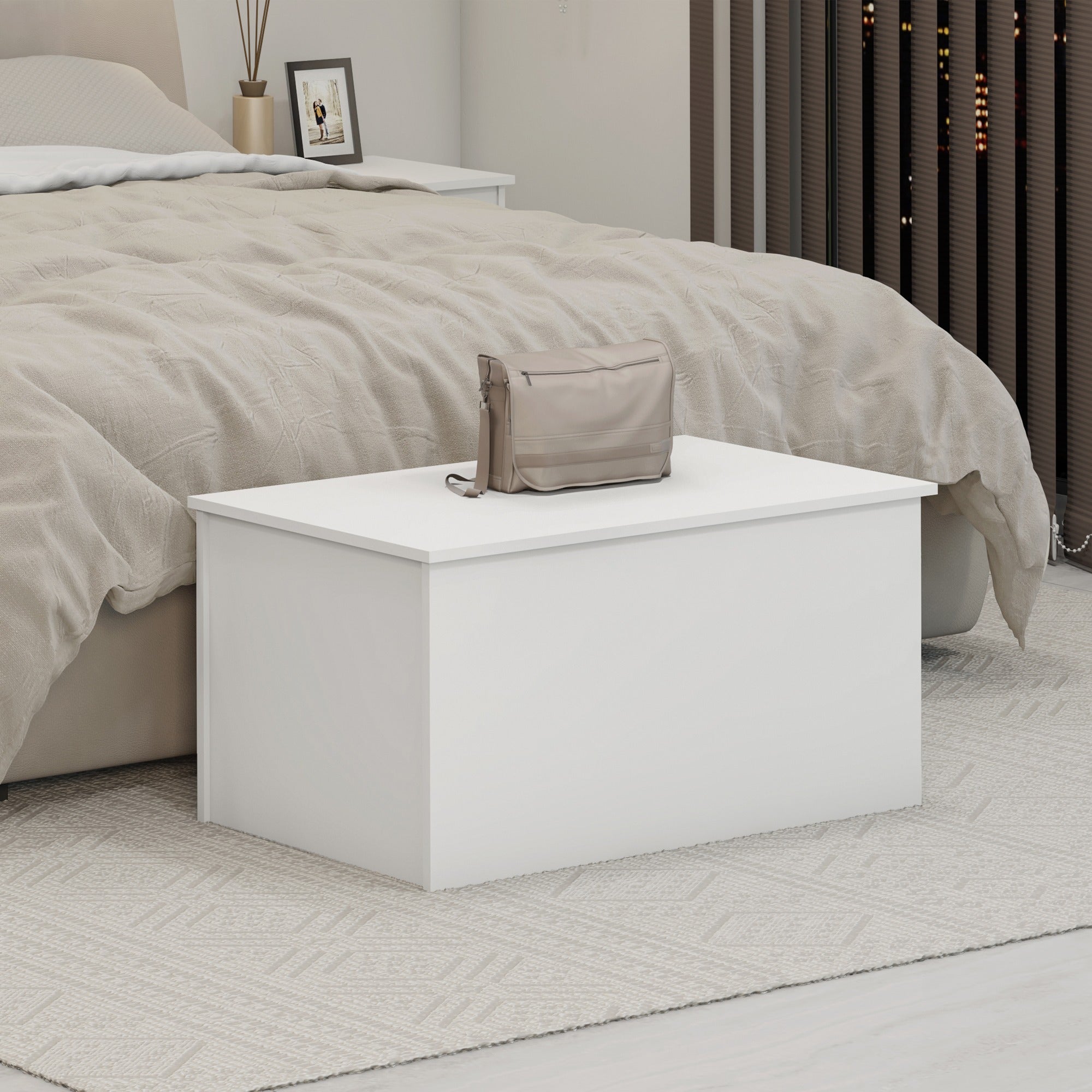 white gloss blanket box