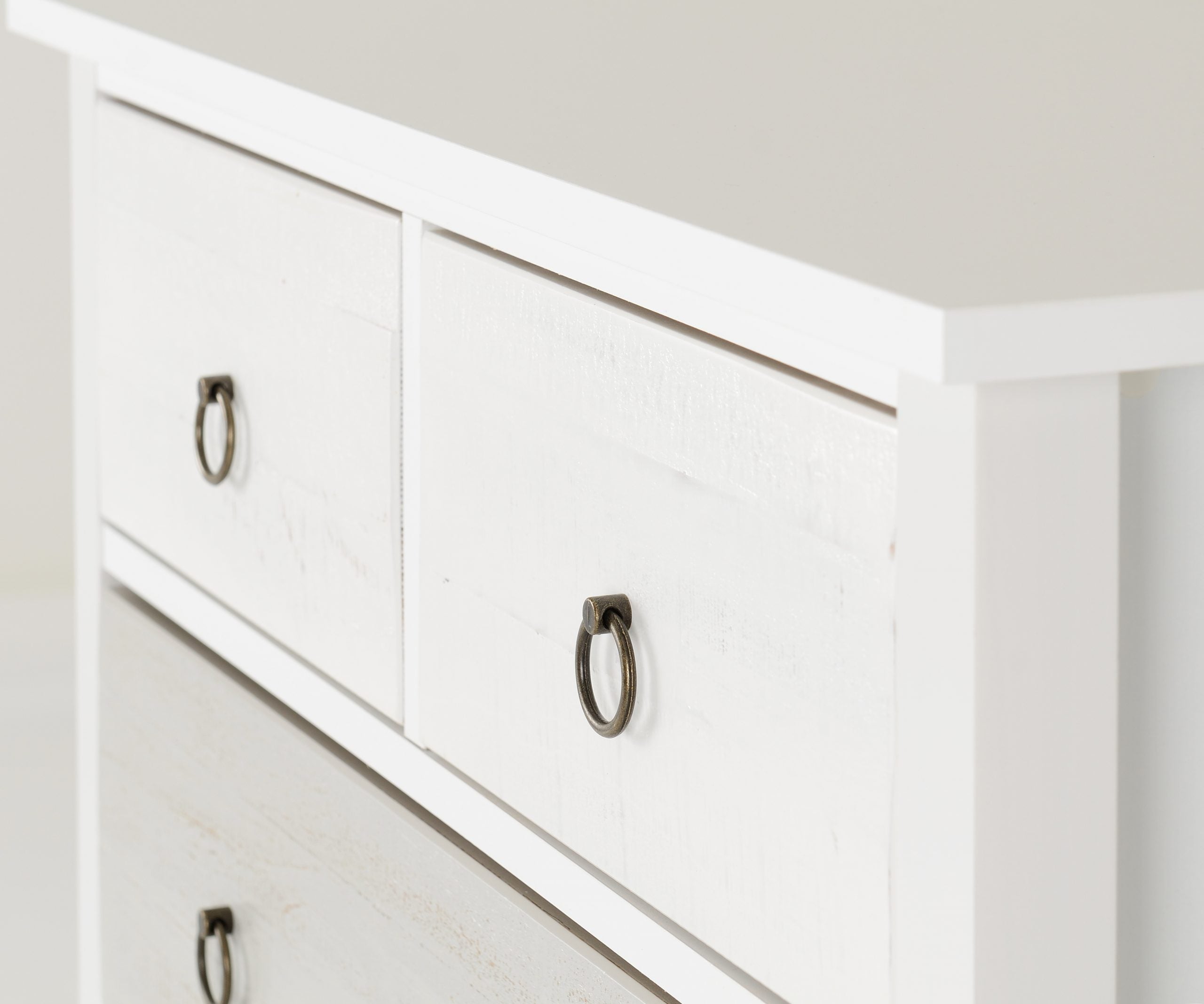 white chest of 2 drawers